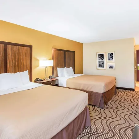 La Quinta By Wyndham Floresville-3