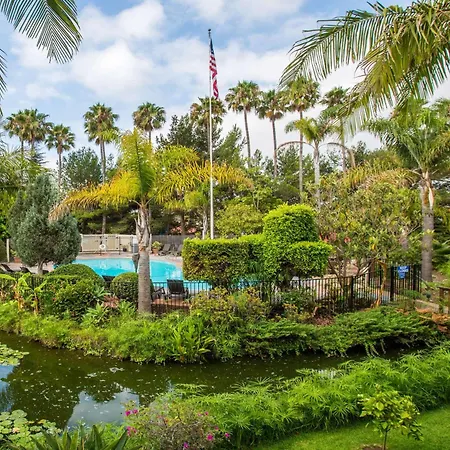 Ramada By Wyndham Santa Barbara-3