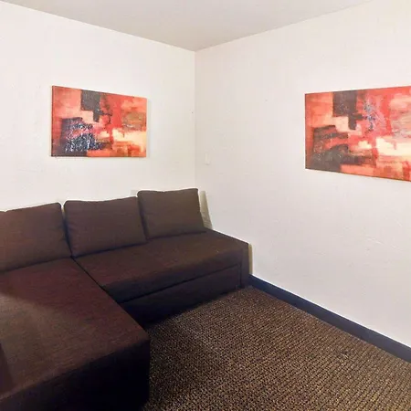 Rodeway Inn & Suites Lewisville I-35-3