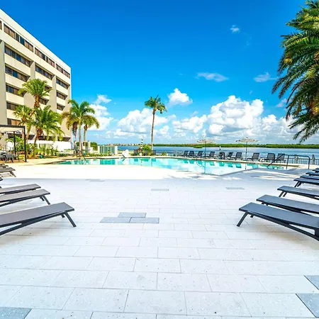 Doubletree By Hilton Tampa Rocky Point Waterfront-3