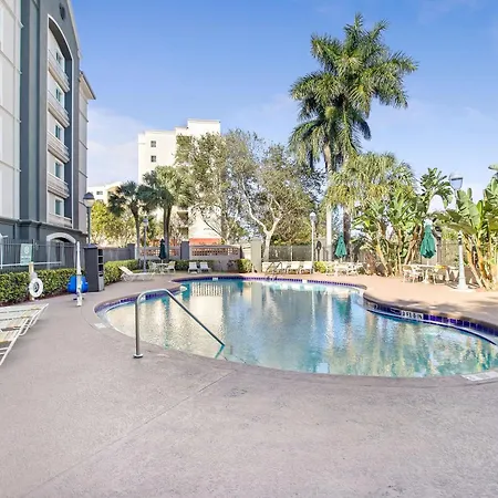 La Quinta By Wyndham Ft. Lauderdale Airport-3