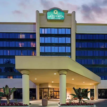 La Quinta By Wyndham Buena Park-3