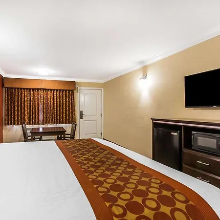Rodeway Inn & Suites Corona-3
