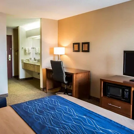 Comfort Inn Crystal Lake - Algonquin-3