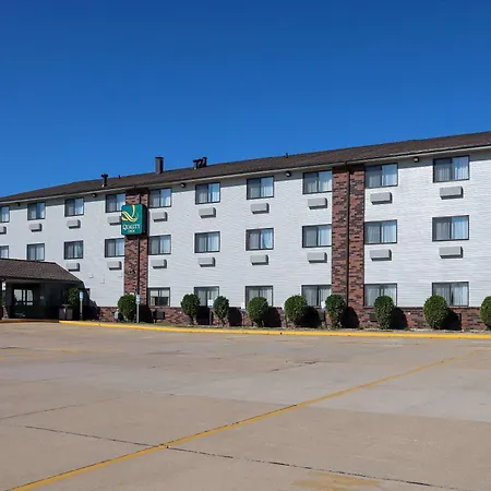 Quality Inn & Suites Bloomington I-55 And I-74-2