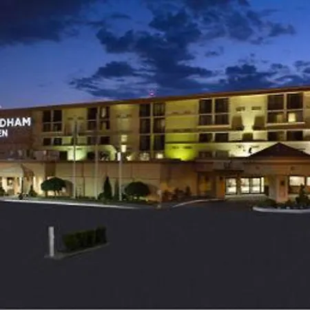Wyndham Garden Hotel Newark Airport-2