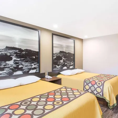 Super 8 By Wyndham National City Chula Vista-3