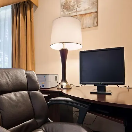 Best Western Plaza Hotel Saugatuck-2