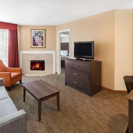 Birch Hill Suites Detroit-Warren-2