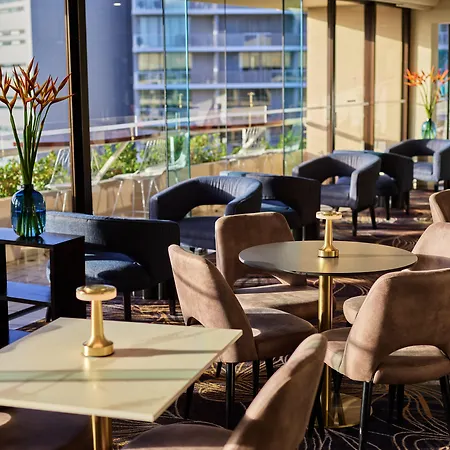 Hilton Cairns-3