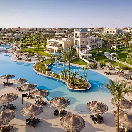 Coral Sea Holiday Resort & Aqua Park-3