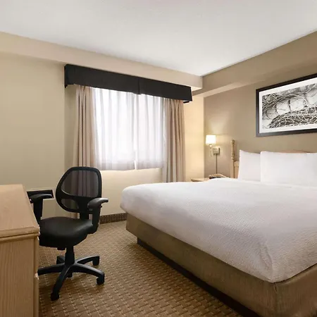Travelodge Suites By Wyndham Moncton-3