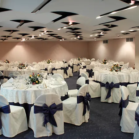 Hotel Windsor House Inn By Geh Suites-2