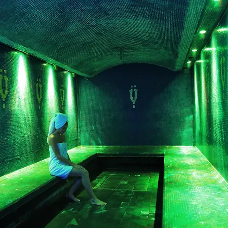 Mahogany Hotel Residence & Spa-3
