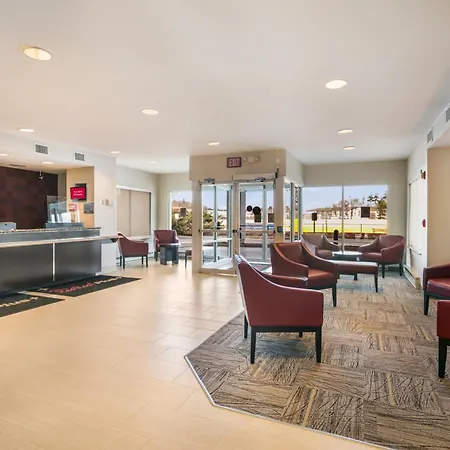 Red Roof Inn Plus+ Boston - Logan-3