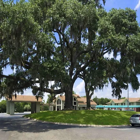 Howard Johnson By Wyndham Beaufort/Parris Island-3