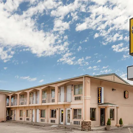 Super 8 By Wyndham Evanston-3