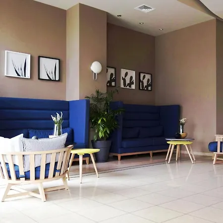 Hotel Avra By Smile Hotels - Free Airport Shuttle-3