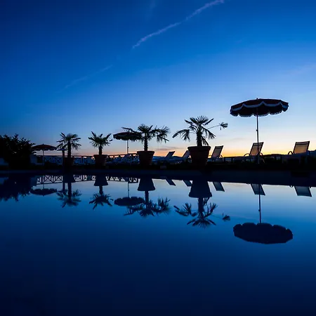 Les Tresoms Lake And Spa Resort-3