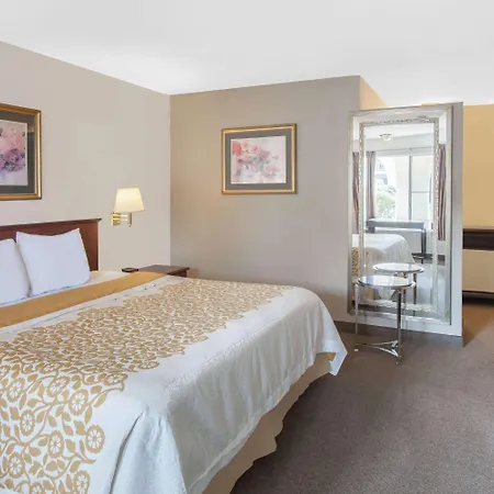 Days Inn By Wyndham Camarillo - Ventura-3