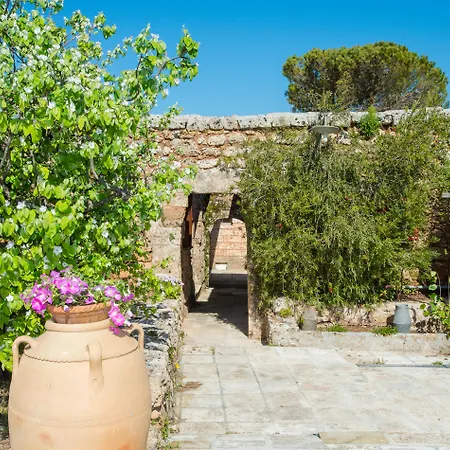 Relais Masseria Casina Dei Cari-2