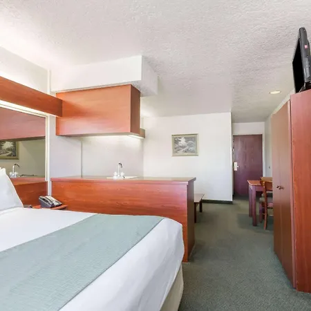 Microtel Inn & Suites Marianna-2