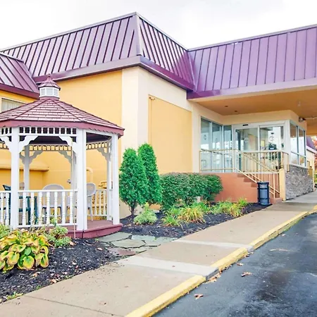 Quality Inn & Suites Syracuse Fairgrounds-3
