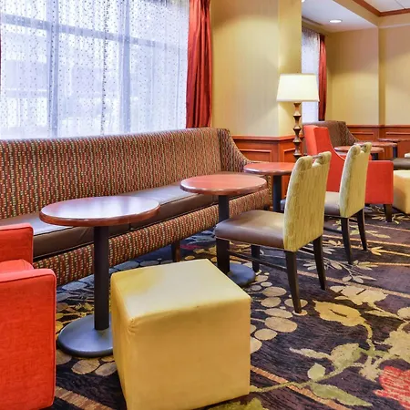 Hampton Inn Emporia-3
