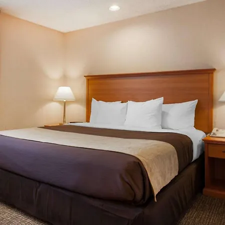 Quality Inn Kirkland-2