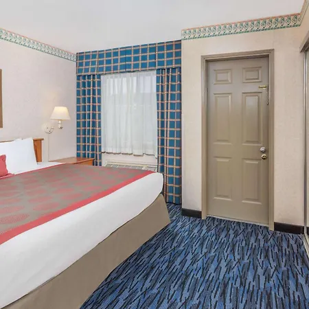 Ramada By Wyndham Kent Seattle Area-3