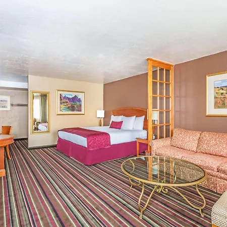 Days Inn & Suites By Wyndham Logan-3