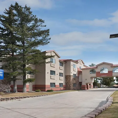 Holiday Inn Express Show Low By Ihg-3