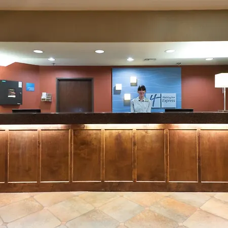 Holiday Inn Express Show Low By Ihg-2