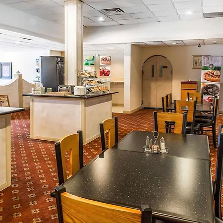 Quality Inn & Suites Indiana South-2