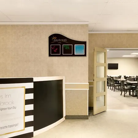 Days Inn By Wyndham Cranbrook Conference Centre-2