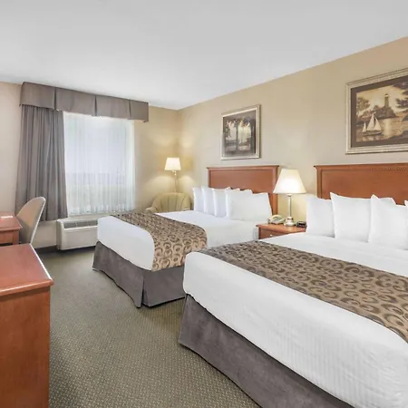 Ramada By Wyndham Clairmont/Grande Prairie-2