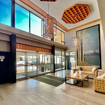Ramada By Wyndham Whitecourt-2