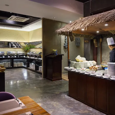 Clover Hotel Monivong-2