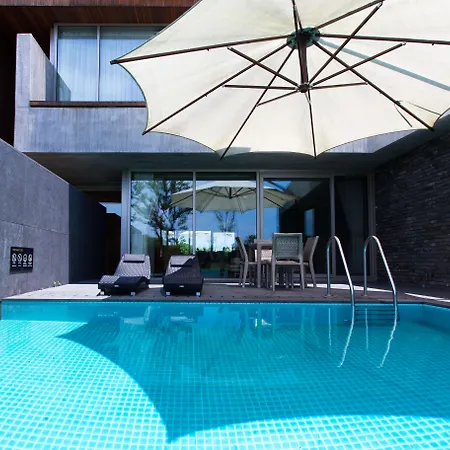 Bayhill Pool & Villa-3