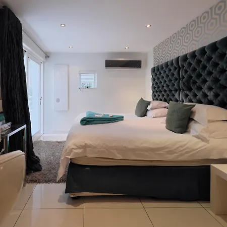 Zest Boutique Hotel By The Living Journey Collection-3