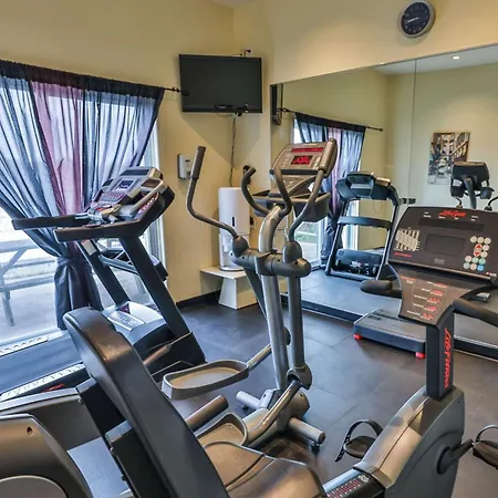 Comfort Inn & Suites-3