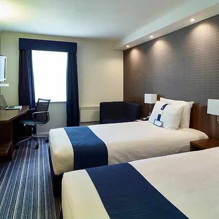 Holiday Inn Express Glenrothes By Ihg-3