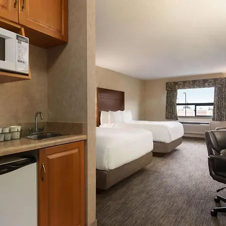 Days Inn & Suites By Wyndham Brooks-2