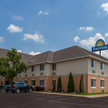 Days Inn By Wyndham Milan Sandusky South-3