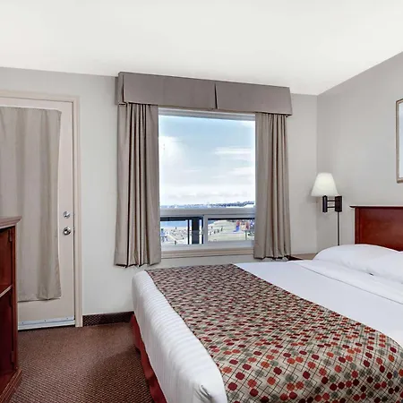 Super 8 By Wyndham Caraquet-2