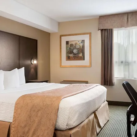 Days Inn By Wyndham Renfrew Conference Centre-3