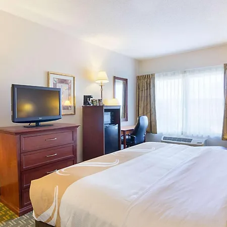 Quality Inn Fairmont-2