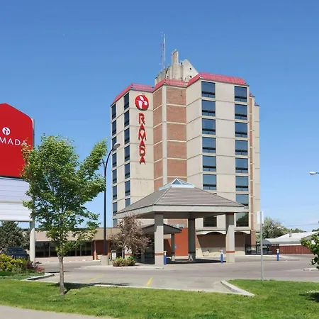 Ramada By Wyndham Lethbridge-3