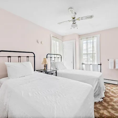 Hotel Albatross-2