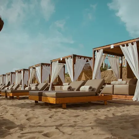Cumeja Beach Club & Hotel-3
